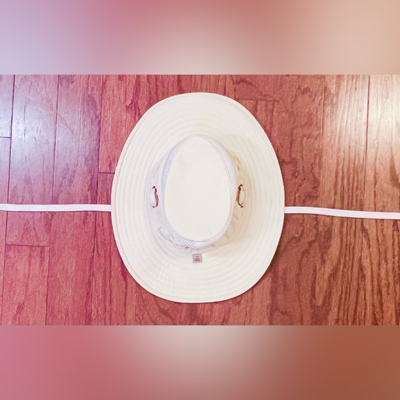 Elegant Cream Women's Sun Hat - Picture 3 of 16